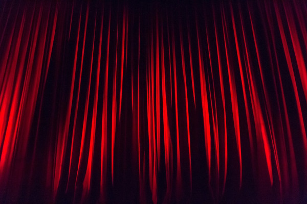 stage-curtain-660078_1280